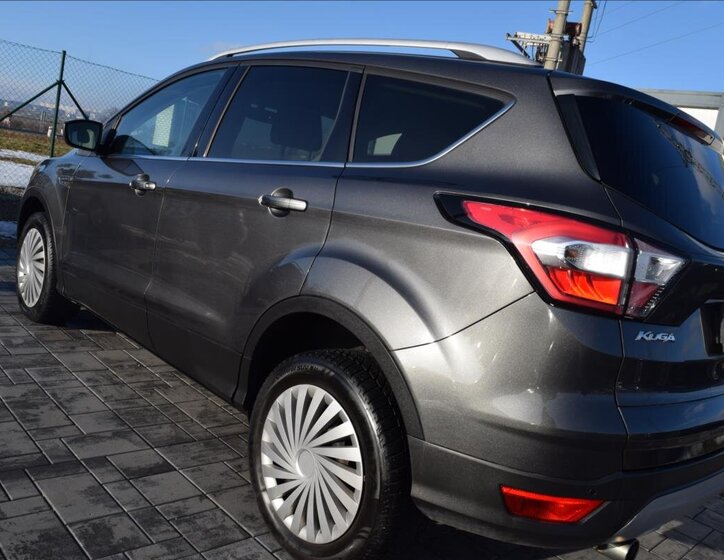 Ford Kuga SUV 1,5 l 88 kw