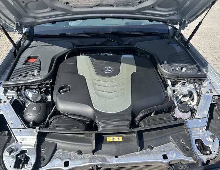 Mercedes-Benz Třídy E Sedan / Limuzína 3,0 l 190 kw