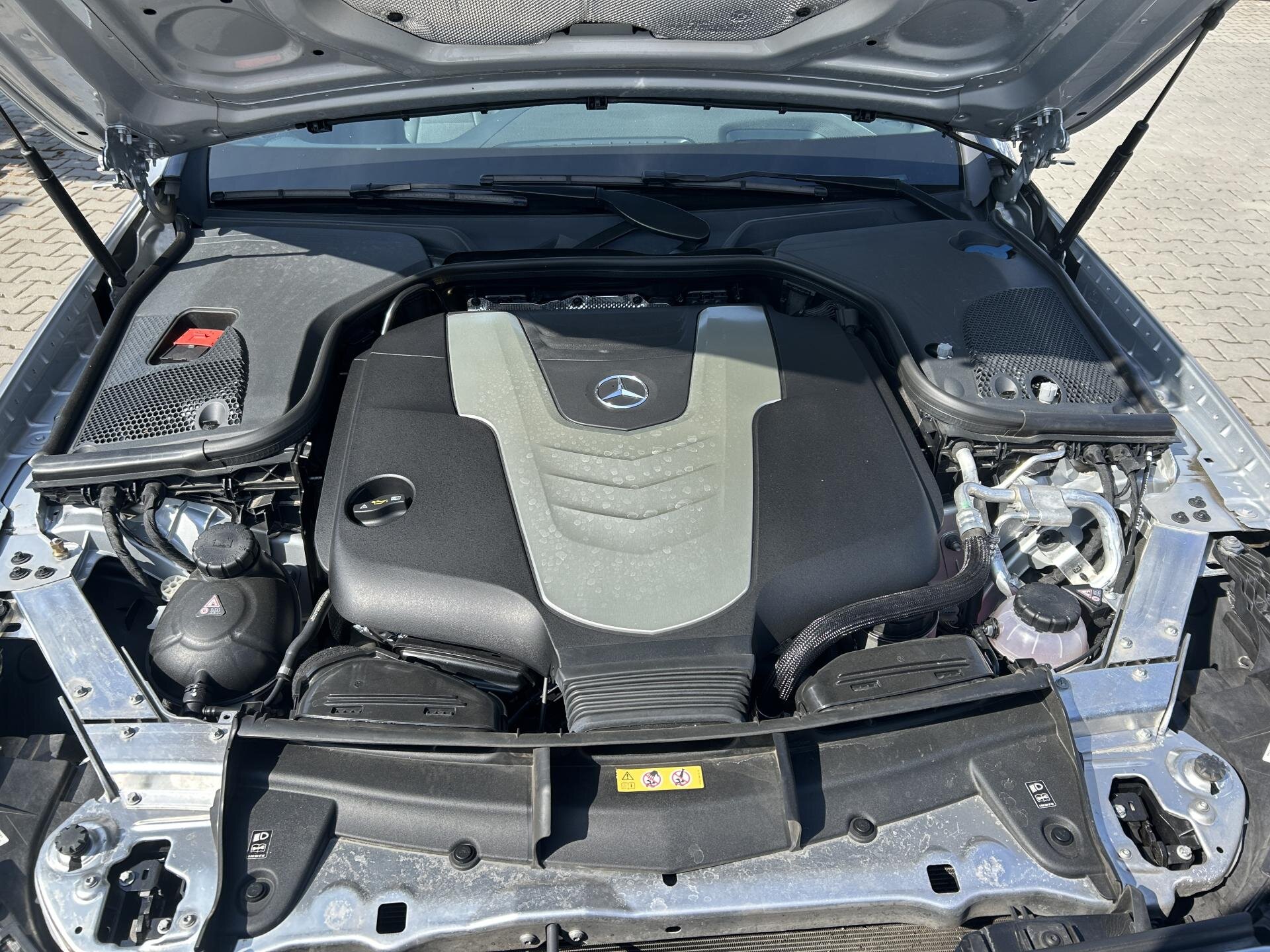 Mercedes-Benz Třídy E Sedan / Limuzína 3,0 l 190 kw