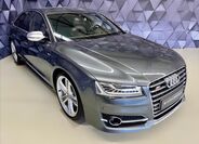 Audi S8 4