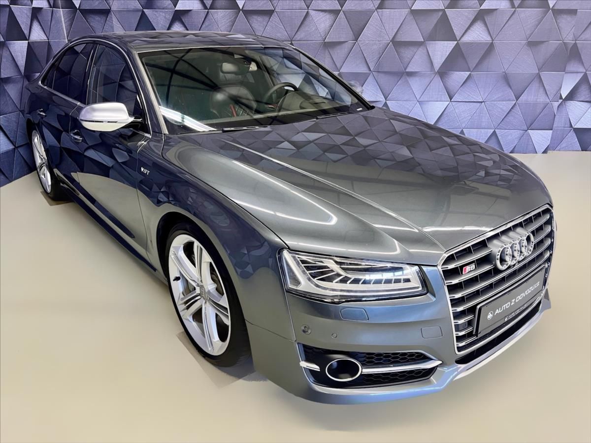Audi S8