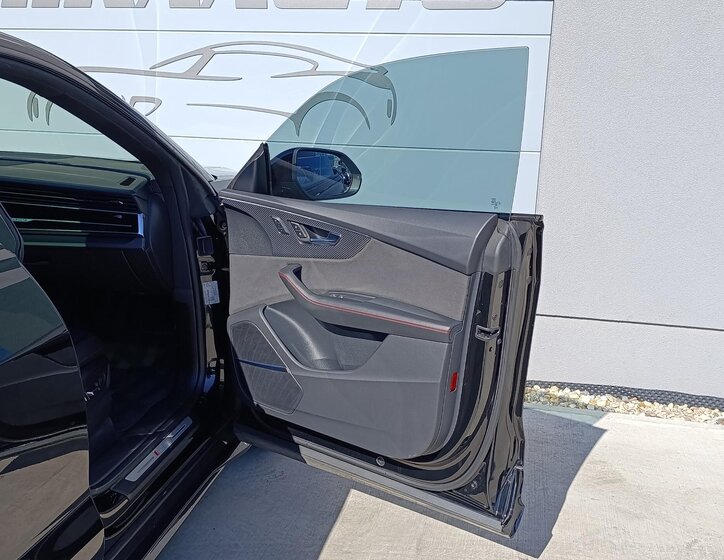 Audi RS Q8 SUV / Terénní 4,0 l 441 kw