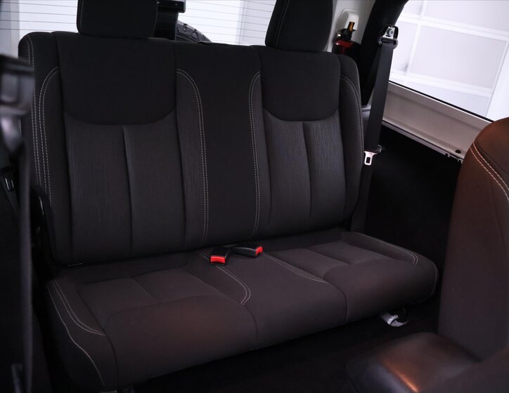 Jeep Wrangler SUV 2,8 l 147 kw