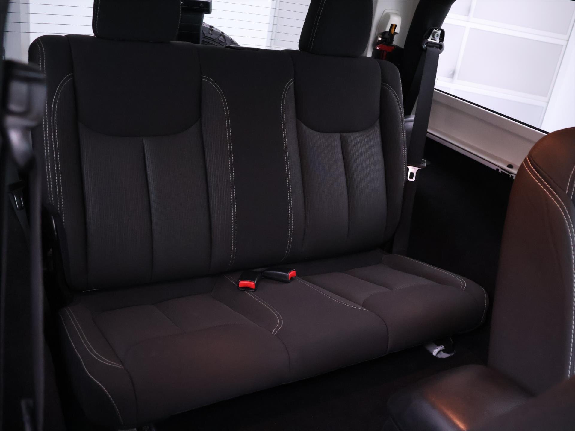 Jeep Wrangler SUV 2,8 l 147 kw