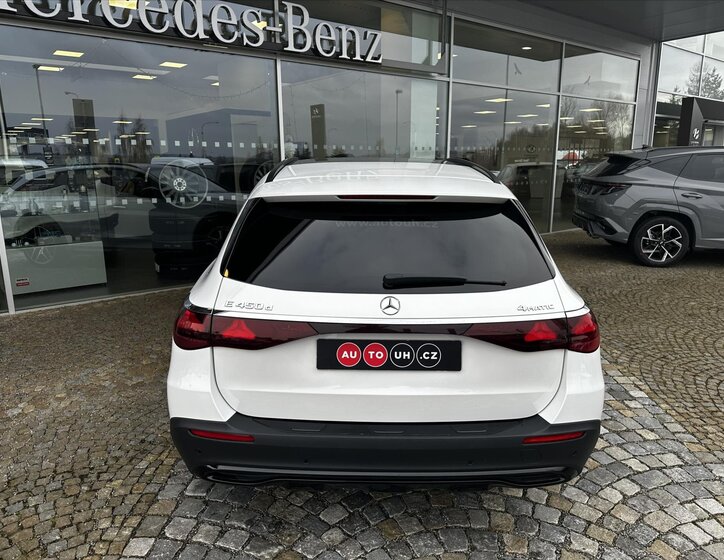 Mercedes-Benz Třídy E Kombi 3,0 l 270 kw