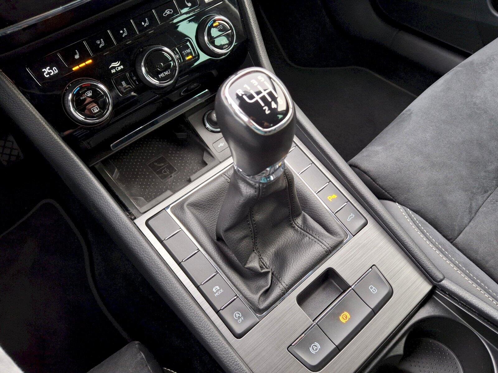 Škoda Superb Liftback 1,5 l 110 kw