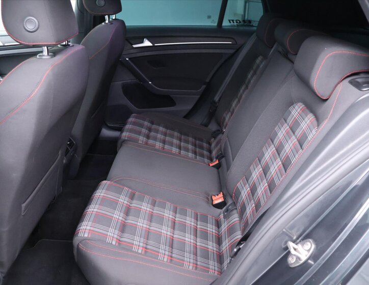 Volkswagen Golf Hatchback 2,0 l 169 kw