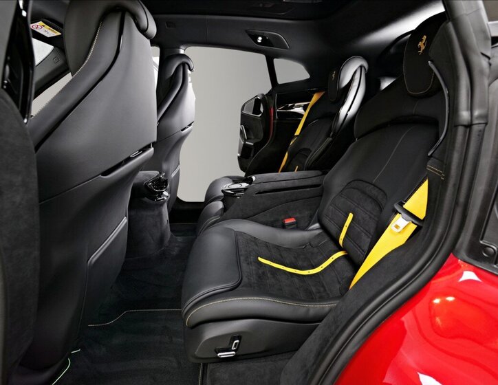 Ferrari Purosangue SUV / Terénní 6,5 l 529 kw