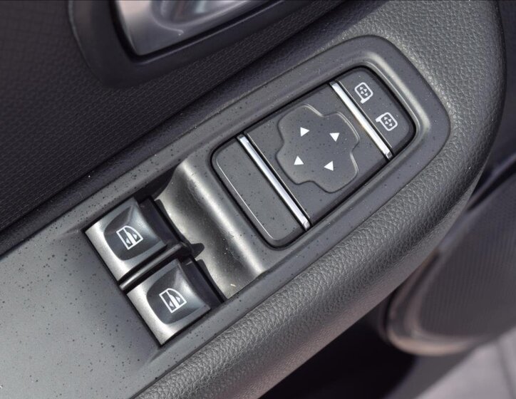 Renault Clio Hatchback 1,1 l 54 kw