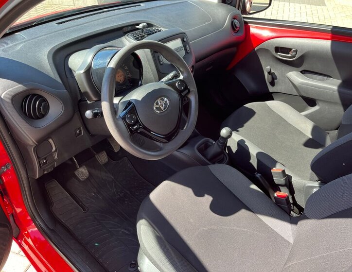 Toyota Aygo Hatchback 998,0 53 kw