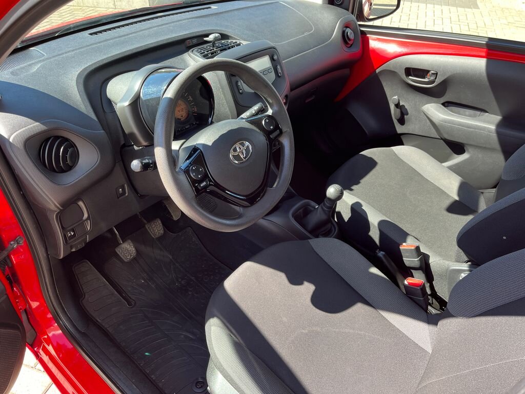 Toyota Aygo Hatchback 998,0 53 kw