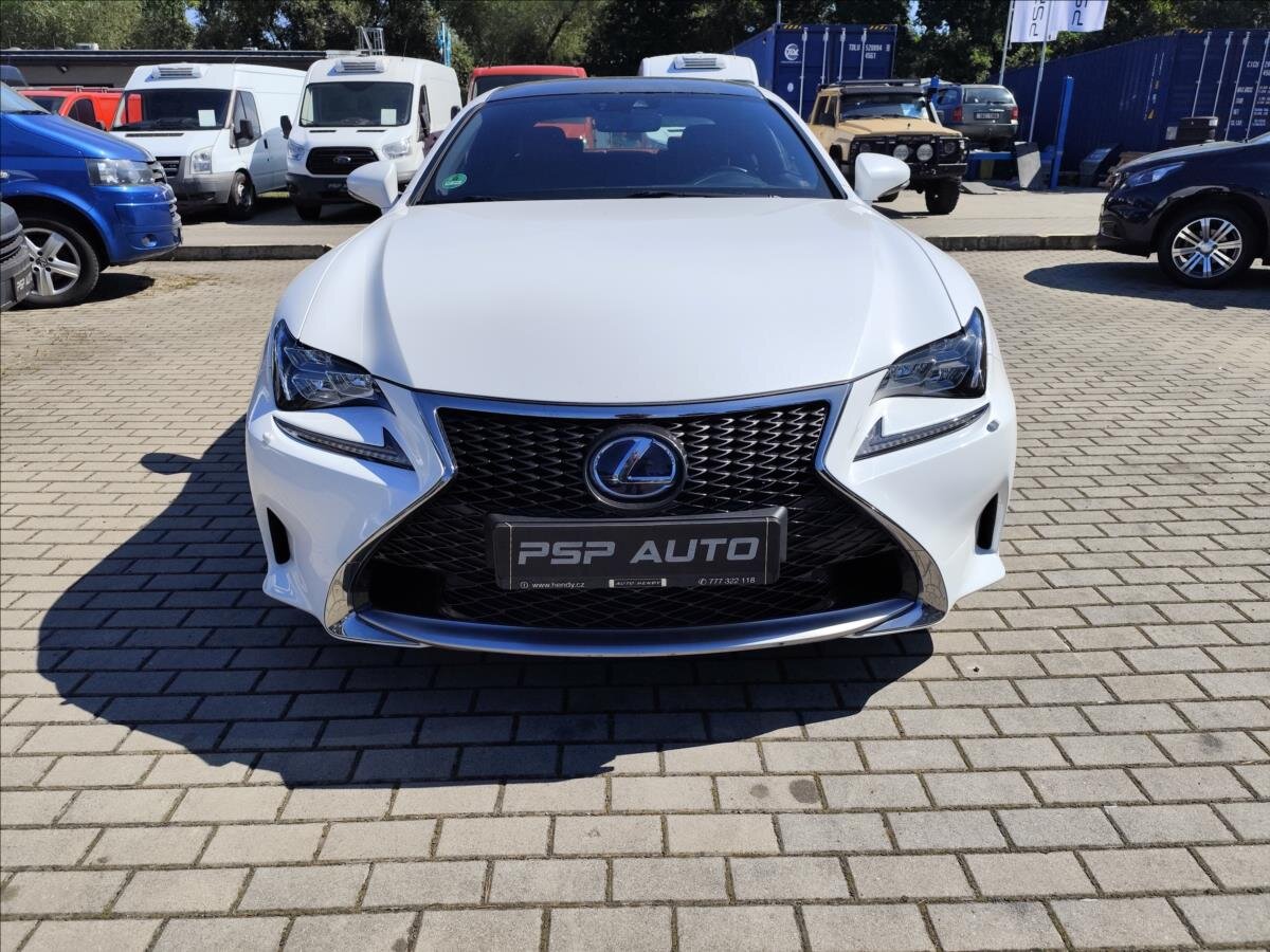 Lexus RC 300h Kupé 2,5 l 133 kw