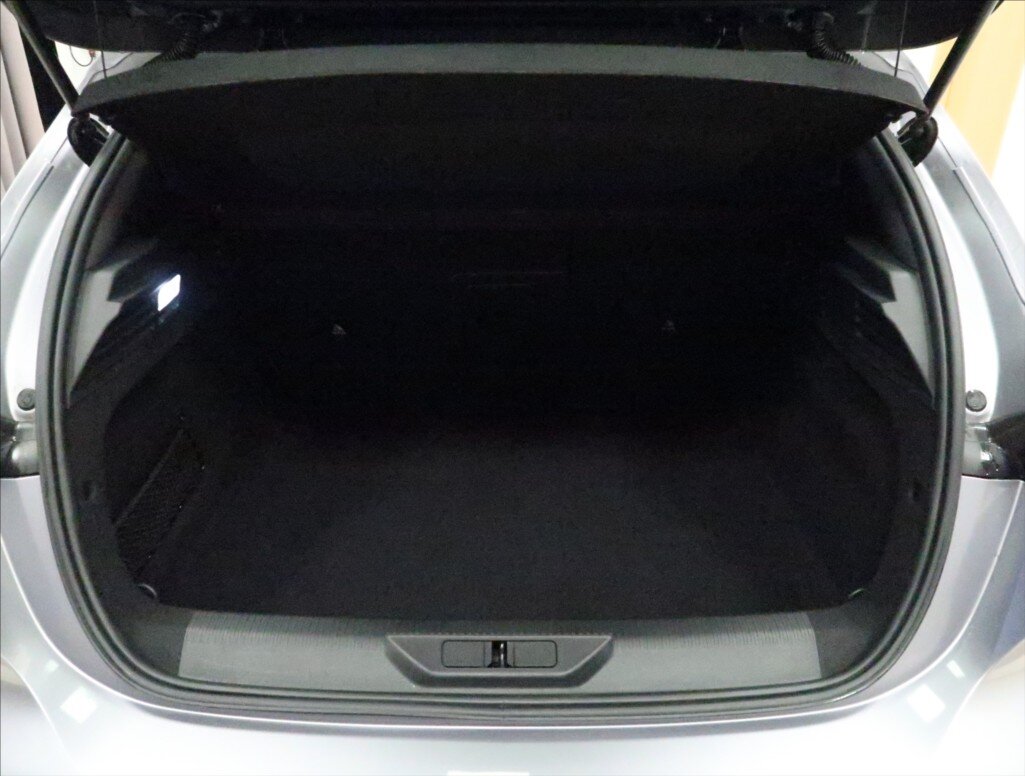 Peugeot 308 Hatchback 1,2 l 96 kw