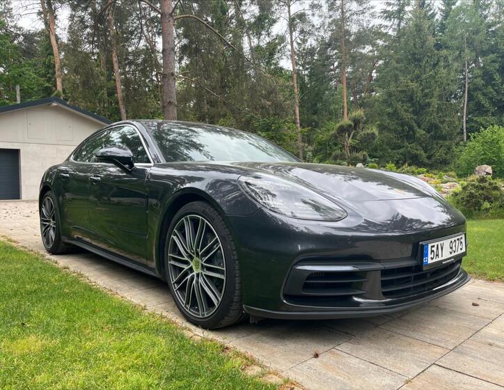 Porsche Panamera 1