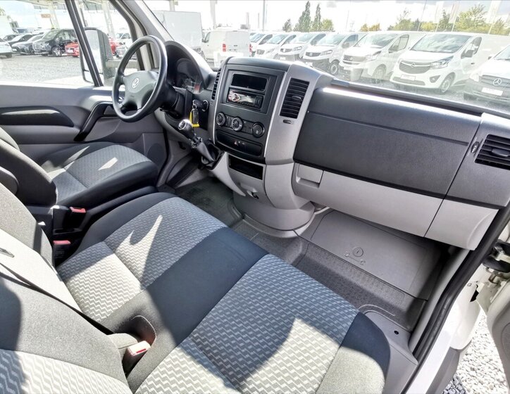 Volkswagen Crafter 8