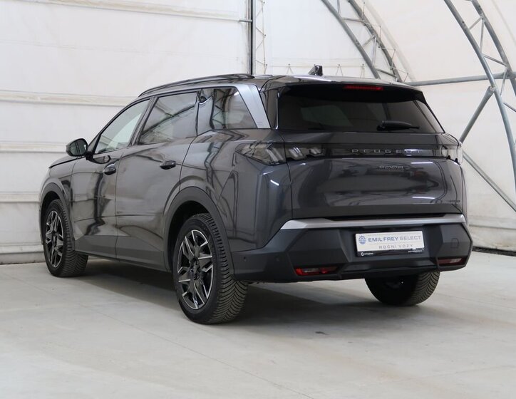 Peugeot 5008 SUV 1,2 l 100 kw