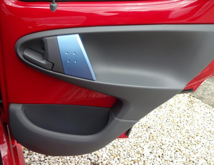 Peugeot 107 Hatchback 998,0 50 kw