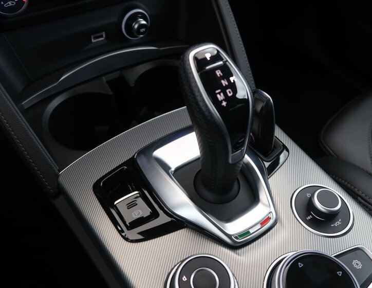 Alfa Romeo Stelvio SUV / Terénní 2,0 l 206 kw