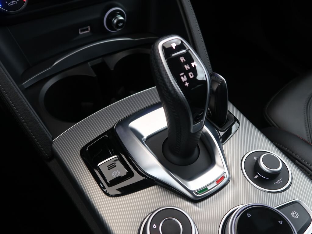 Alfa Romeo Stelvio SUV / Terénní 2,0 l 206 kw