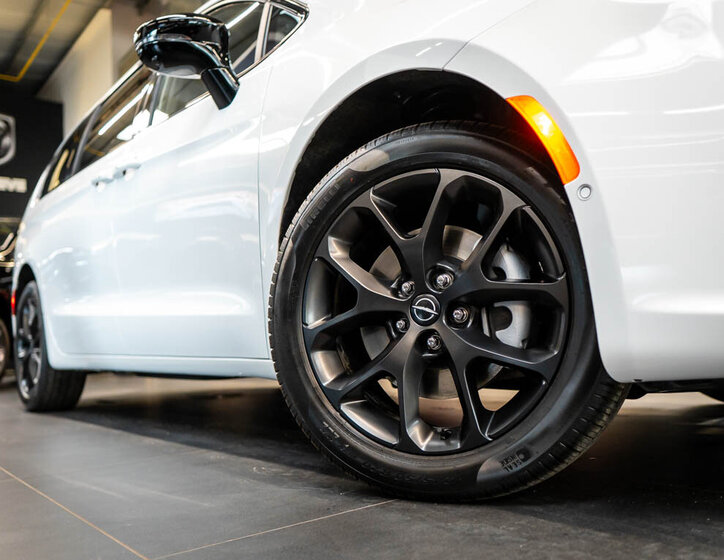 Chrysler Pacifica MPV 3,6 l 221 kw