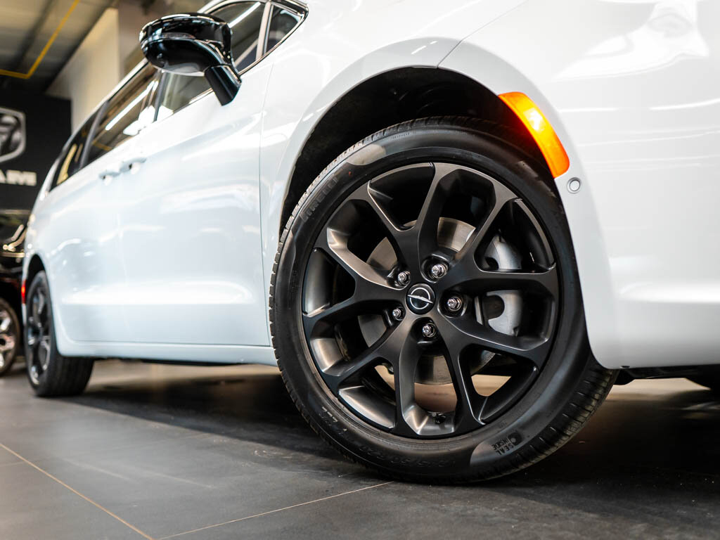 Chrysler Pacifica MPV 3,6 l 221 kw