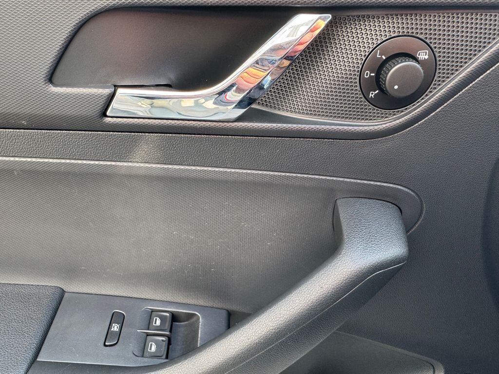 Škoda Rapid Sedan / Limuzína 1,6 l 77 kw