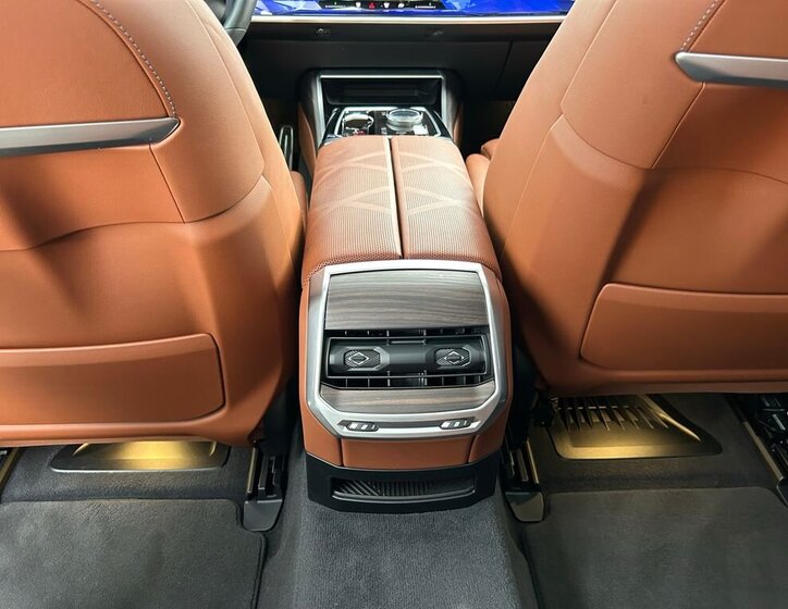 BMW i7 Sedan / Limuzína 0,0 400 kw