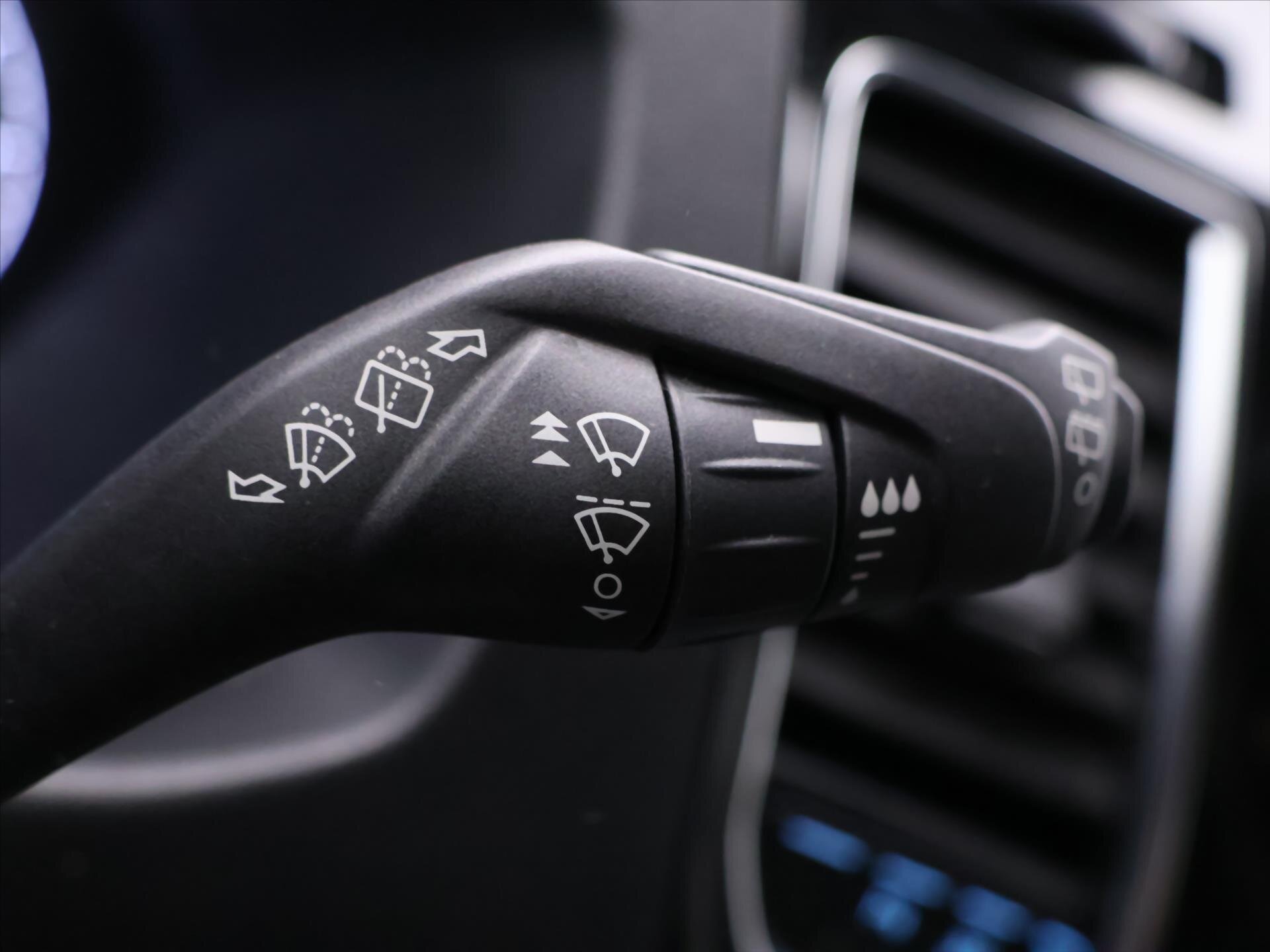 Ford Tourneo Custom Kombi 2,0 l 95 kw