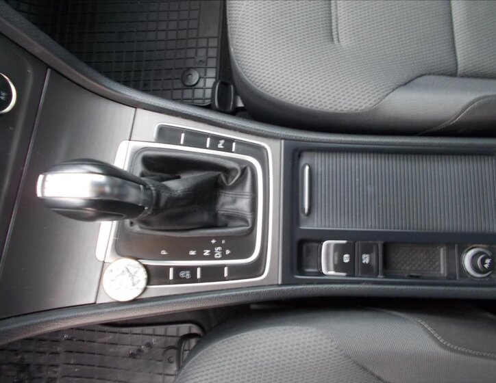 Volkswagen Golf Hatchback 1,6 l 77 kw