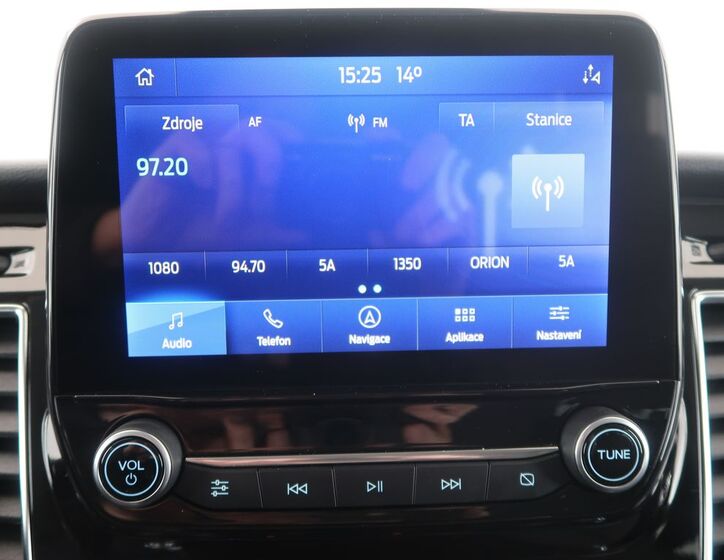 Ford Tourneo Custom 19