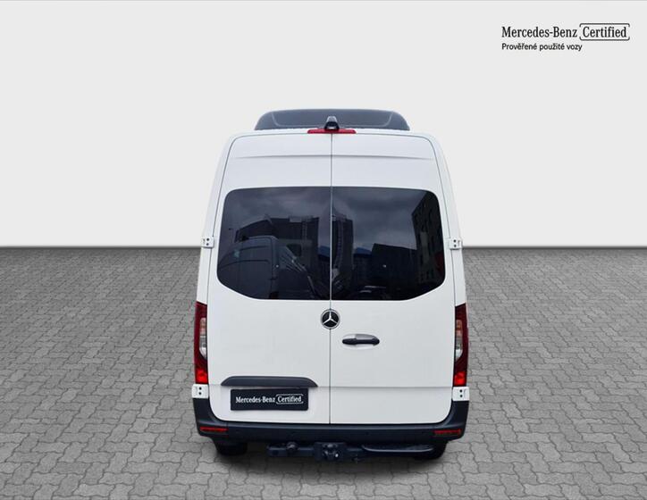 Mercedes-Benz Sprinter 4