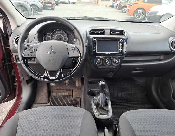 Mitsubishi Space Star 9