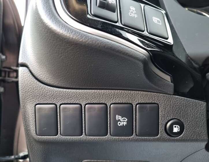 Mitsubishi Outlander SUV 2,4 l 165 kw