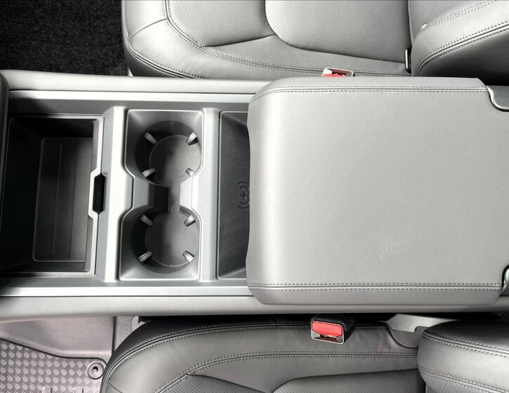 Land Rover Defender SUV / Terénní 3,0 l 183 kw