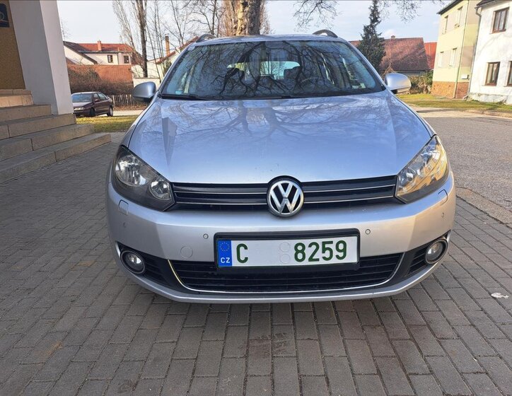 Volkswagen Golf Kombi 1,6 l 77 kw