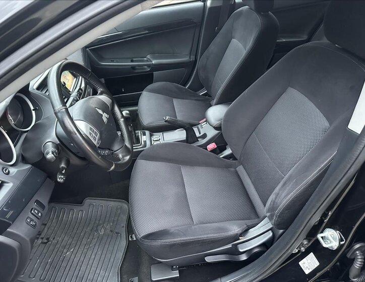 Mitsubishi Lancer Hatchback 1,6 l 86 kw