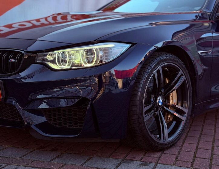 BMW M4 Kupé 3,0 l 317 kw