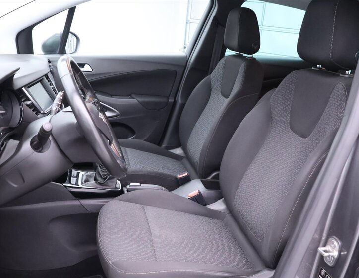 Opel Crossland X SUV / Terénní 1,5 l 75 kw