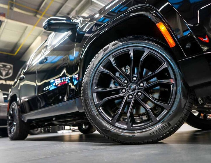 Jeep Grand Wagoneer SUV / Terénní 6,4 l 351 kw