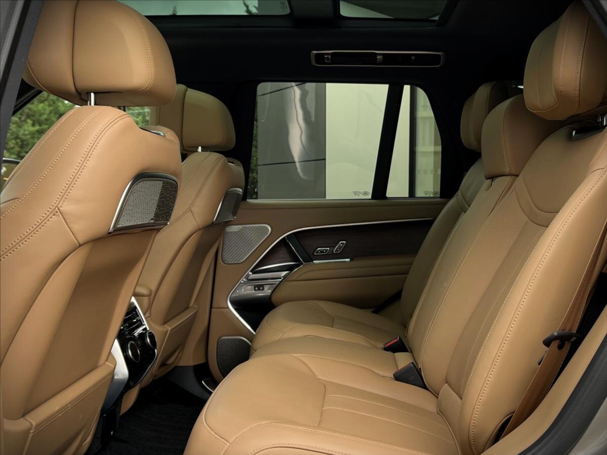 Land Rover Range Rover SUV 4,4 l 390 kw