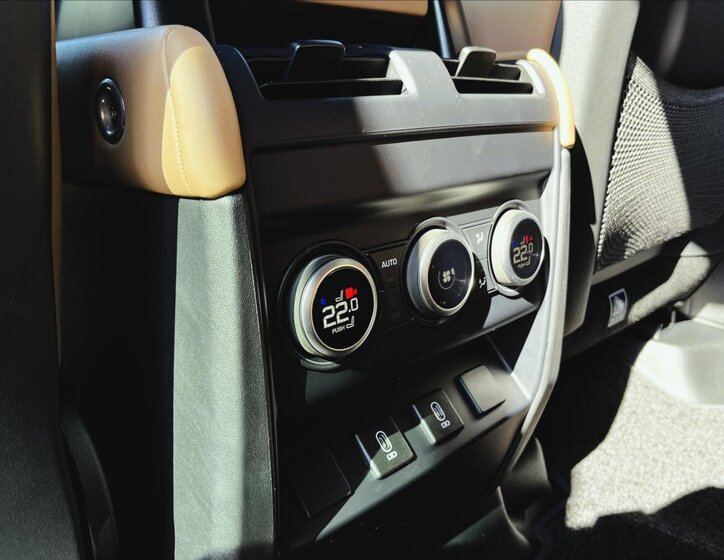 Land Rover Defender SUV / Terénní 5,0 l 313 kw