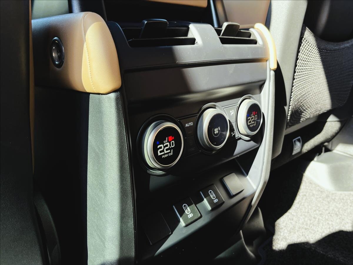 Land Rover Defender SUV / Terénní 5,0 l 313 kw