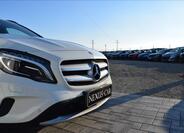 Mercedes-Benz GLA 13
