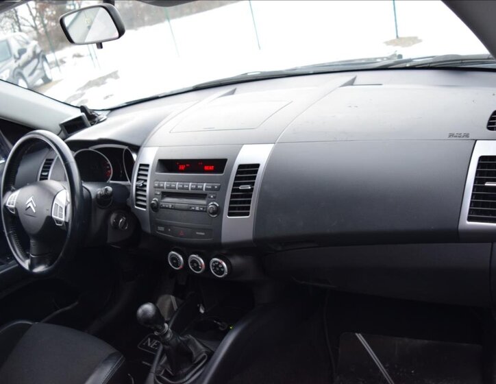 Citroën C-Crosser 22