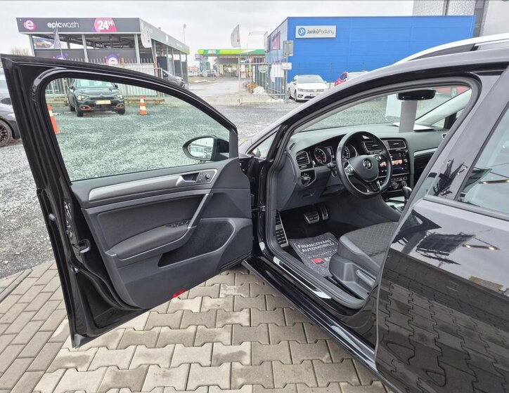 Volkswagen Golf Kombi 1,5 l 110 kw