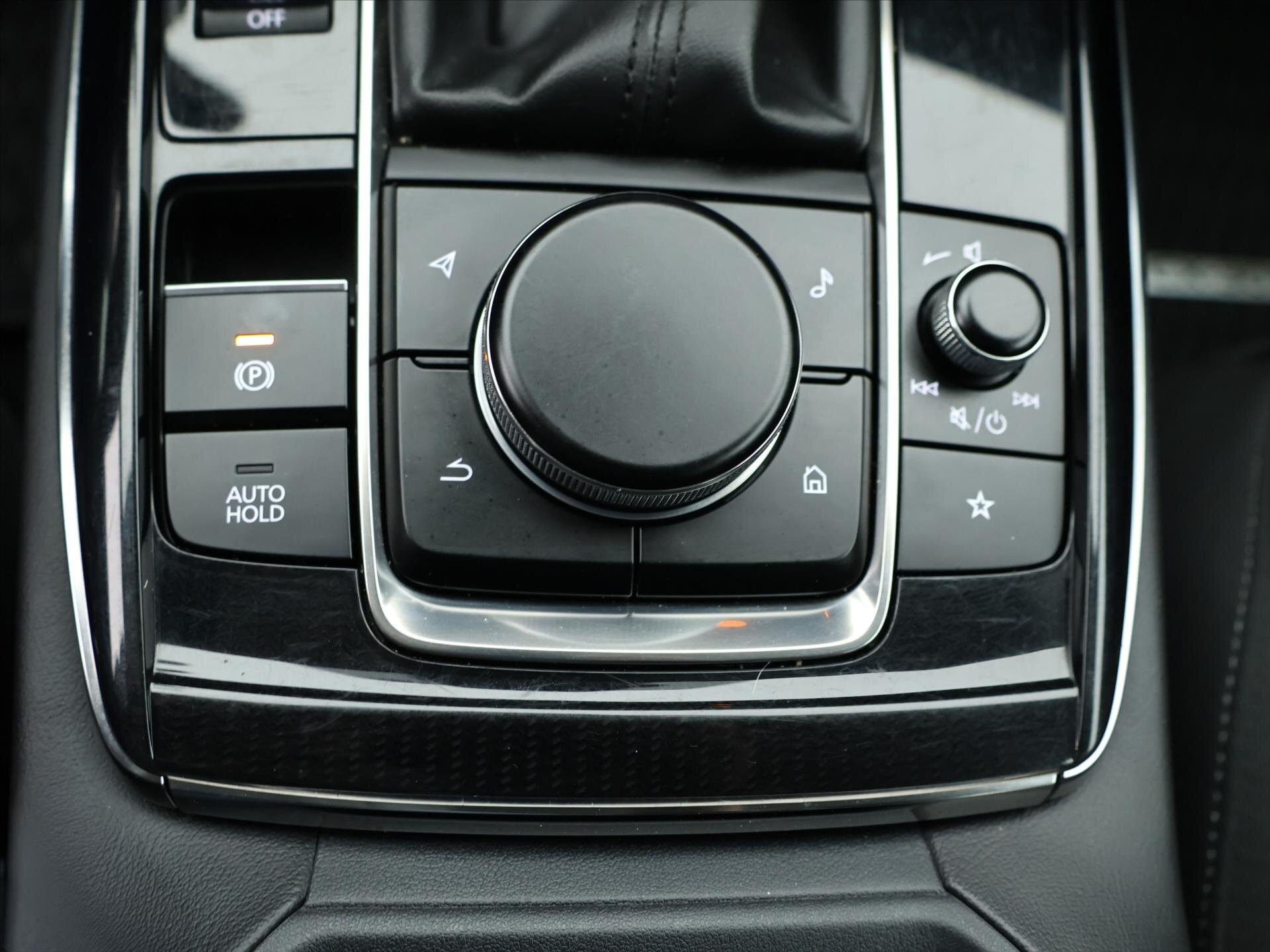 Mazda CX-30 SUV / Terénní 2,0 l 110 kw