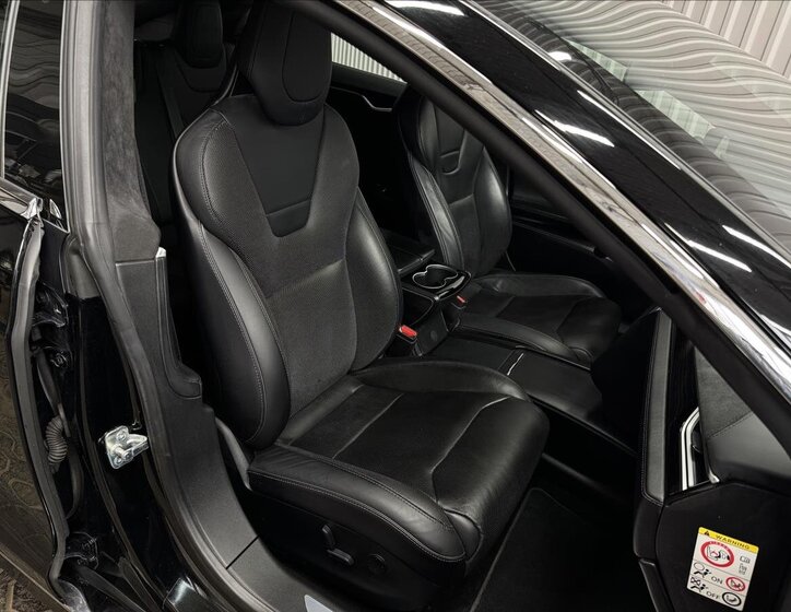 Tesla Model S Liftback 0,0 311 kw