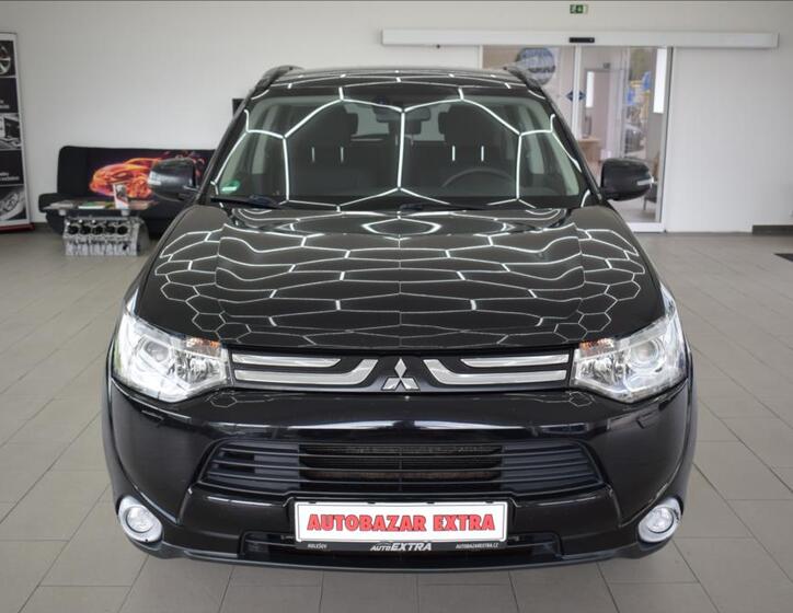 Mitsubishi Outlander 2