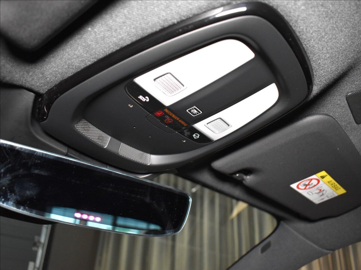 Volvo XC40 SUV / Terénní 2,0 l 120 kw