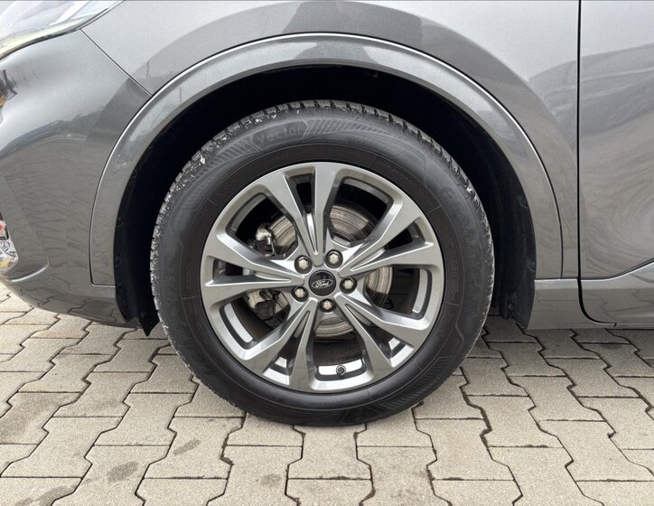 Ford Kuga SUV / Terénní 2,5 l 140 kw